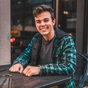 Meet your Posher, Chandler